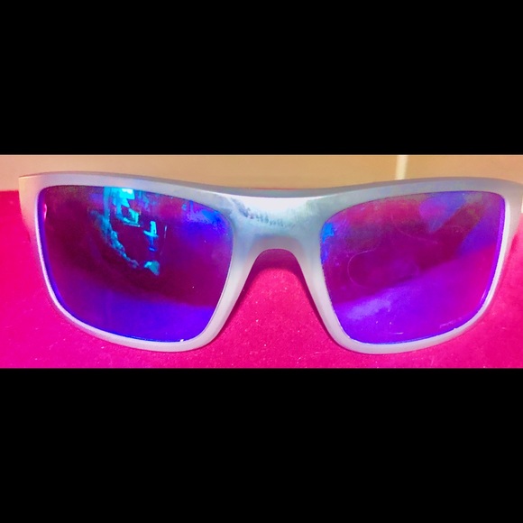 Oakley Blue Prizm Sapphire Polorized Sunglasses.